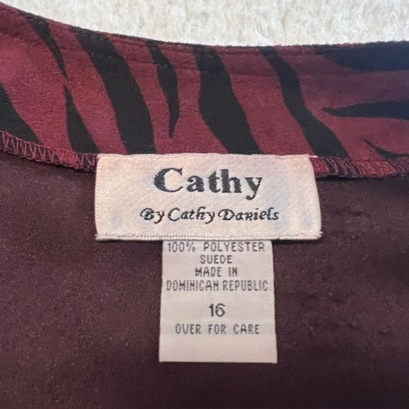 Cathy by Cathy Daniels Maroon Black Animal Zebra Print Full Zip Cardigan Size 16 - Picture 7 of 11
